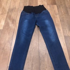 Women’s medium maternity jeans